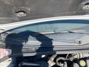 Foto de BRAZO LIMPIA DELANTERO DERECHO RENAULT CLIO III 1.5 dCi Diesel (68 CV / 50 KW)