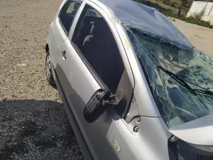 Foto de PUERTA DELANTERA DERECHA VOLKSWAGEN FOX (5Z1)(04.2005) 1.4  (75 CV / 55 KW) referencia 5Z3831056K FKZ
