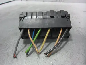 Foto de CAJA RELES / FUSIBLES CITROEN XSARA COUPE referencia 6R04231156B foto 4