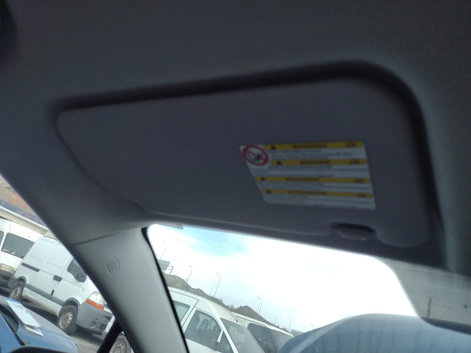 Foto de PARASOL IZQUIERDO MAZDA 5 BERLINA (CR) 2.0 Diesel CAT (143 CV / 105 KW) referencia J48L