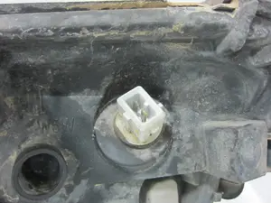 Foto de FARO DERECHO RENAULT SCENIC RX4 (JA0) 2.0 16V (139 CV / 102 KW) referencia 7700432097 foto 6