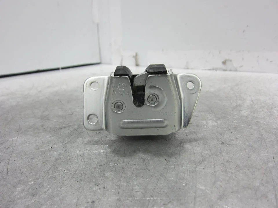 Foto de CERRADURA MALETERO / PORTON MITSUBISHI ASX (GA0W) 1.6 CAT (117 CV / 86 KW) referencia A147218