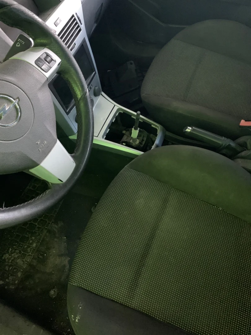 Foto de PALANCA CAMBIO OPEL ASTRA H CARAVAN 1.9 16V CDTI CAT (Z 19 DTH / LRD) (150 CV / 110 KW)