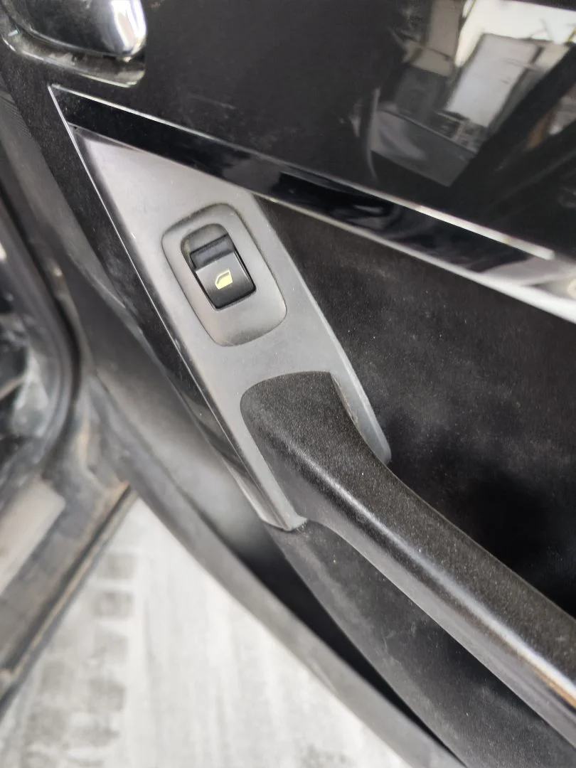 Foto de MANDO ELEVALUNAS TRASERO DERECHO CITROEN GRAND C4 PICASSO 1.6 16V HDi FAP (109 CV / 80 KW)