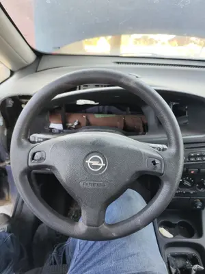 Foto de VOLANTE OPEL ZAFIRA A 1.6 16V (101 CV / 74 KW) referencia 13126582