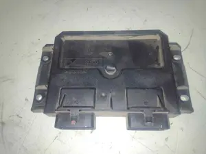 Foto de CENTRALITA MOTOR UCE CITROEN C 15 1.8 Diesel (161) (60 CV / 44 KW) referencia 9650360180 foto 3