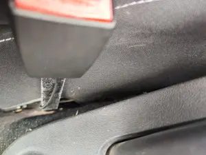 Foto de ENGANCHE CINTURON DELANTERO IZQUIERDO RENAULT CLIO III 1.2 16V (75 CV / 55 KW)