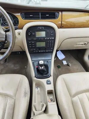 Foto de CONSOLA CENTRAL JAGUAR X-TYPE 2.1 V6 24V CAT (156 CV / 115 KW) foto 2