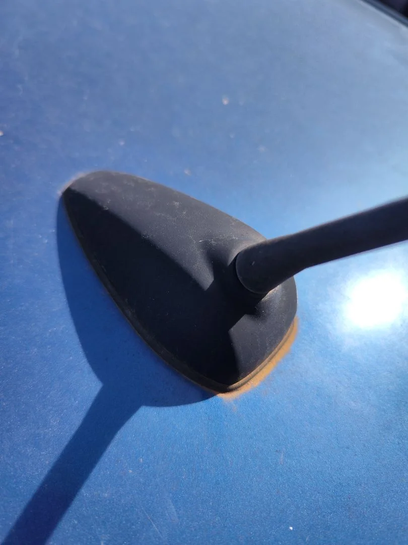 Foto de BASE DE ANTENA BMW SERIE 1 BERLINA (E81/E87) 2.0 16V Diesel CAT (122 CV / 90 KW)