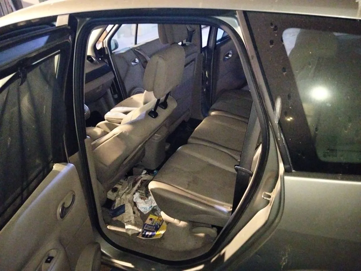 Foto de GOMAS CONTORNO PUERTA RENAULT SCENIC II (JM)
