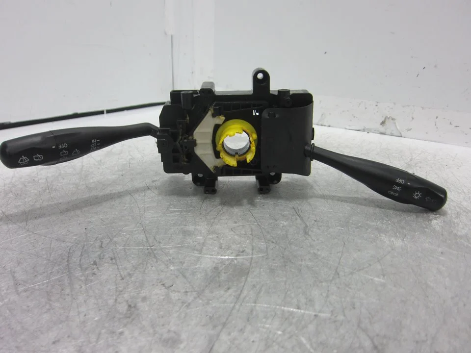 Foto de MANDO MULTIFUNCION HYUNDAI ATOS (EM) 1.1 12V CAT (63 CV / 46 KW) referencia 9340006400