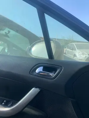Foto de MANETA INTERIOR DELANTERA IZQUIERDA PEUGEOT 308 1.6 16V HDi (90 CV / 66 KW) referencia 9143Q1