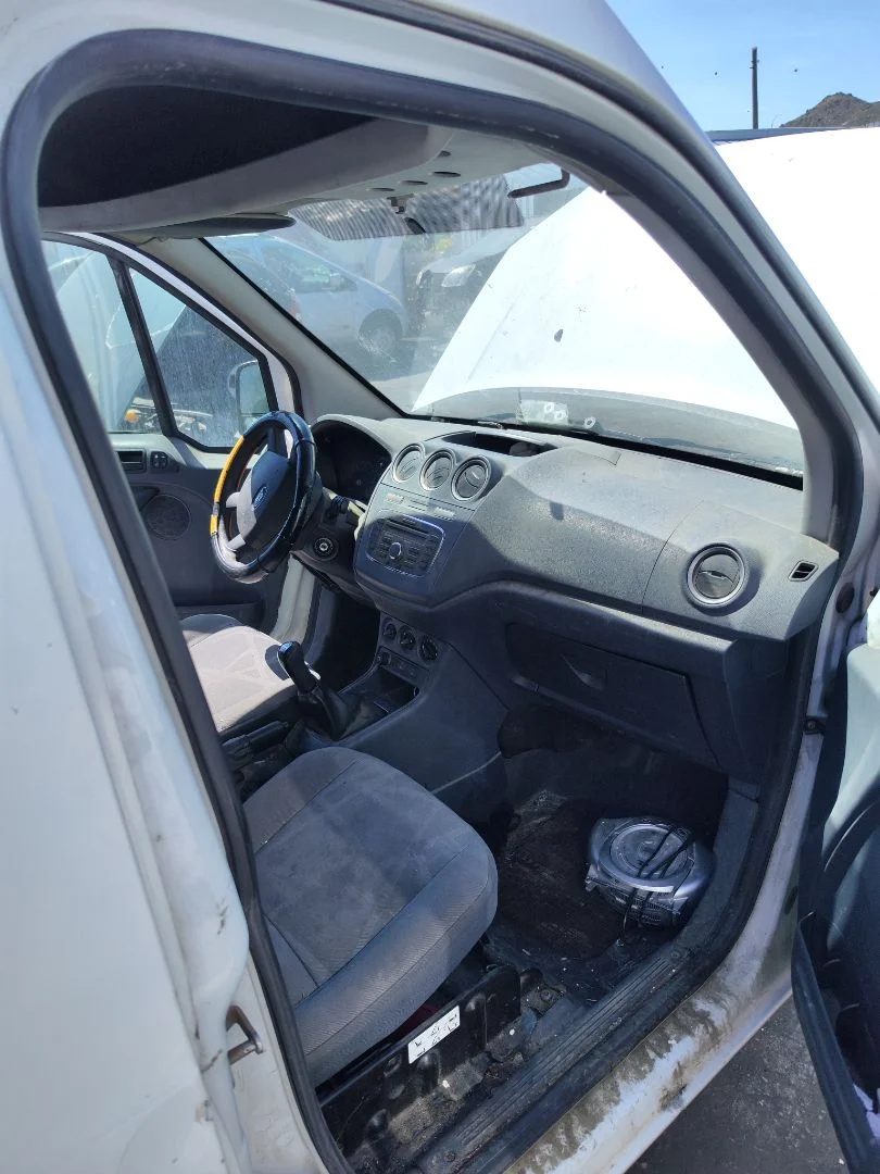 Foto de GOMAS CONTORNO PUERTA FORD TRANSIT CONNECT (TC7) 1.8 TDCi CAT (90 CV / 66 KW)