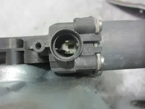 Foto de ELEVALUNAS DELANTERO DERECHO RENAULT CLIO III 1.2 (75 CV / 55 KW) referencia 8200291147 foto 4