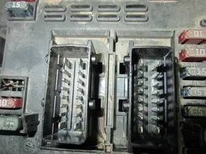 Foto de NO IDENTIFICADO PEUGEOT 206 1.4 HDi (68 CV / 50 KW) referencia 9650663980 foto 7