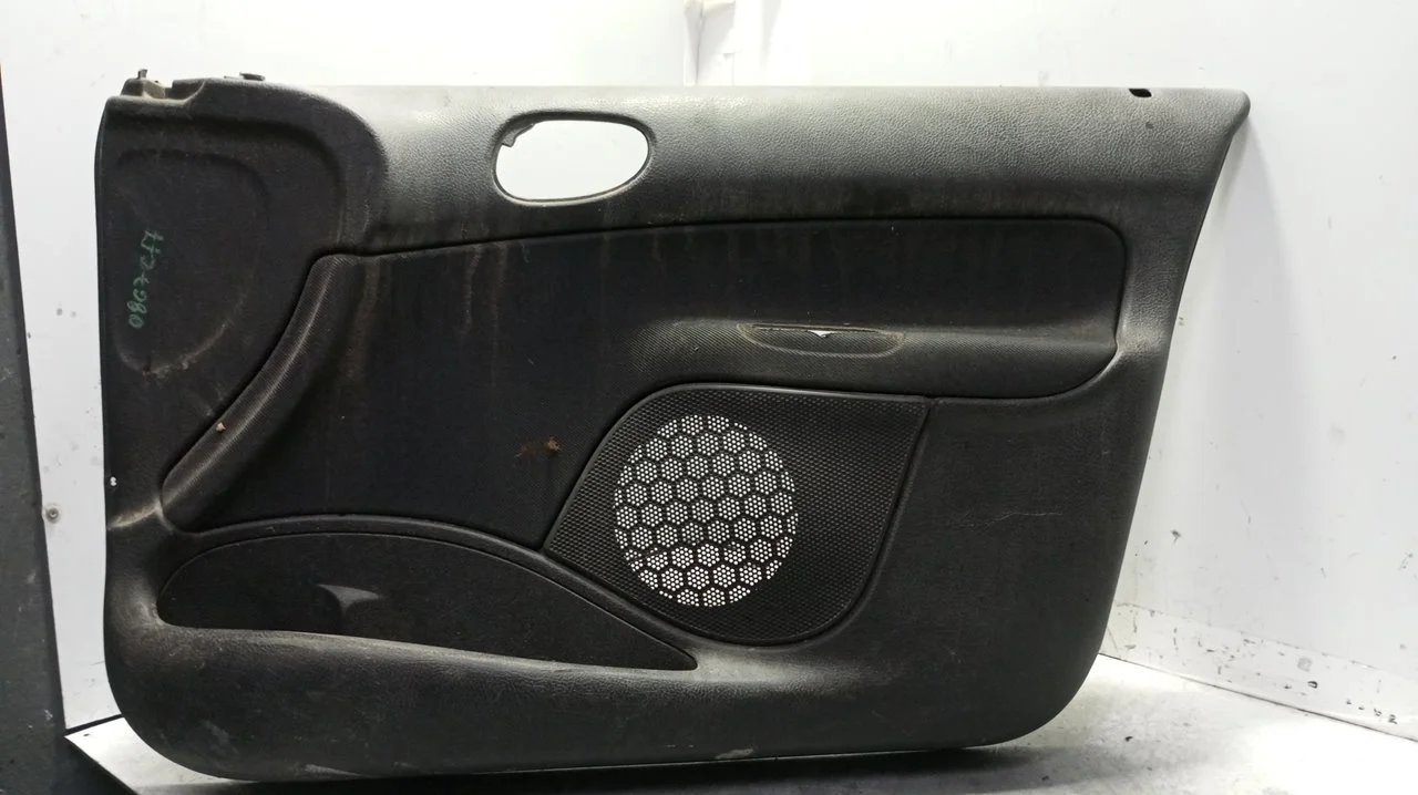 Foto de GUARNECIDO PUERTA DELANTERA DERECHA PEUGEOT 206 1.4 HDi (68 CV / 50 KW) referencia 9629325777