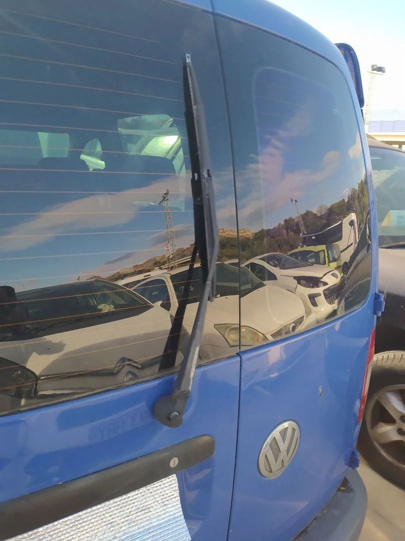 Foto de BRAZO LIMPIA TRASERO VOLKSWAGEN CADDY (2K)(02.2004) 1.9 TDI (BSU) (75 CV / 55 KW)