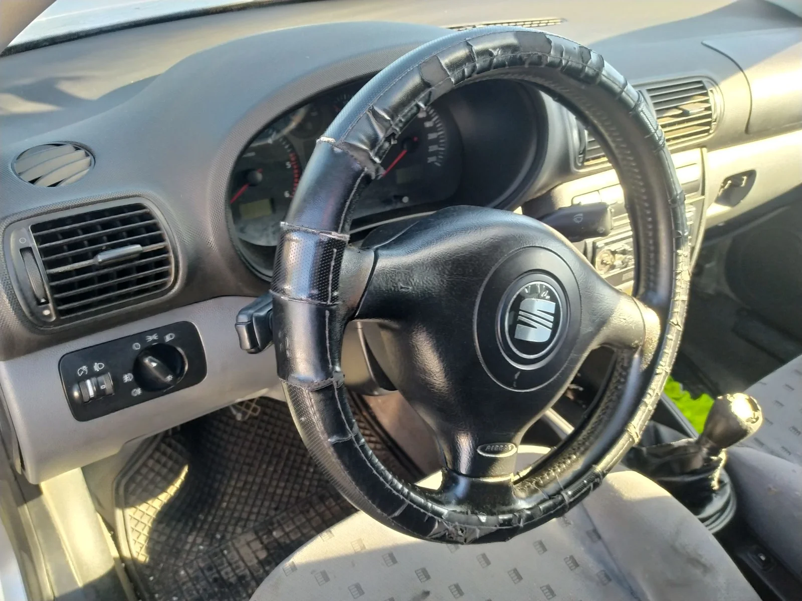 Foto de AIRBAG DELANTERO IZQUIERDO SEAT TOLEDO (1M2) 1.9 TDI (110 CV / 81 KW) referencia 1M0880201N FKZ