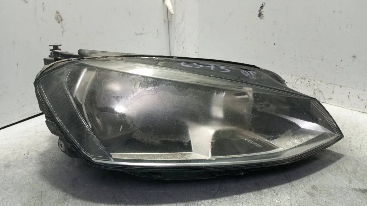 Foto de FARO DERECHO VOLKSWAGEN GOLF VII (5G1/BE1) 1.6 16V TDI DPF (110 CV / 81 KW) referencia 5G1941006