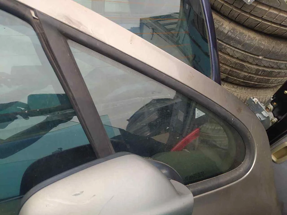 Foto de LUNA CUSTODIA DELANTERA DERECHA PEUGEOT 307 BREAK / SW (S1)(04.2002) 2.0 HDi FAP CAT (107 CV / 79 KW) referencia 43R00048