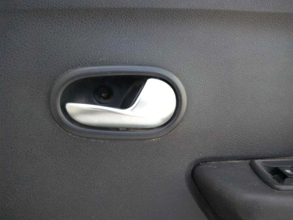 Foto de MANETA INTERIOR TRASERA DERECHA DACIA LOGAN II 1.5 dCi Diesel FAP CAT (90 CV / 66 KW) referencia 826721919R