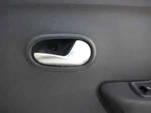 Foto de MANETA INTERIOR TRASERA DERECHA DACIA LOGAN II 1.5 dCi Diesel FAP CAT (90 CV / 66 KW) referencia 826721919R