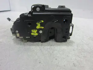 Foto de CERRADURA PUERTA TRASERA DERECHA VOLKSWAGEN GOLF IV BERLINA (1J1)(10.1997) 1.6  (101 CV / 74 KW) referencia 991993300