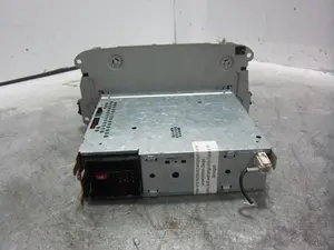 Foto de SISTEMA AUDIO / RADIO CD SEAT IBIZA BERLINA (6J5) 1.4 TDI (80 CV / 59 KW) referencia 6J0035153 foto 5