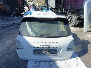 Foto de PORTON TRASERO PORSCHE CAYENNE (TIPO 92A) 4.8 V8 CAT (400 CV / 294 KW) foto 2