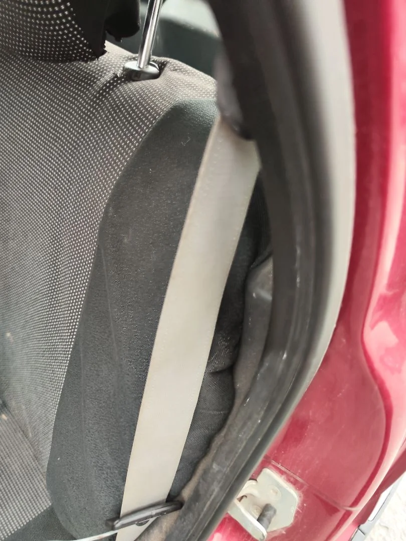 Foto de CINTURON SEGURIDAD TRASERO IZQUIERDO OPEL CORSA C 1.2 16V CAT (Z 12 XEP / LB4) (80 CV / 59 KW)