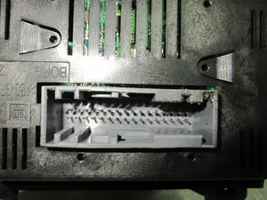 Foto de PANTALLA MULTIFUNCION OPEL ZAFIRA B 1.9 CDTI CAT (Z 19 DTL) (101 CV / 74 KW) referencia 13208089 foto 3