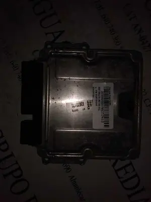 Foto de CENTRALITA MOTOR UCE PEUGEOT 307 (S1)(04.2001) referencia 0281011341 foto 4