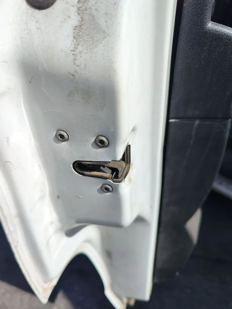 Foto de CERRADURA PUERTA DELANTERA IZQUIERDA MERCEDES-BENZ VITO FURGÓN (447) 1.6 CDI CAT (114 CV / 84 KW) referencia A4477200035