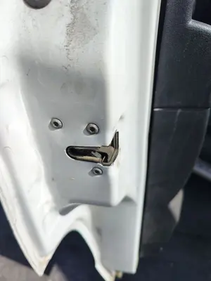 Foto de CERRADURA PUERTA DELANTERA IZQUIERDA MERCEDES-BENZ VITO FURGÓN (447) 1.6 CDI CAT (114 CV / 84 KW) referencia A4477200035