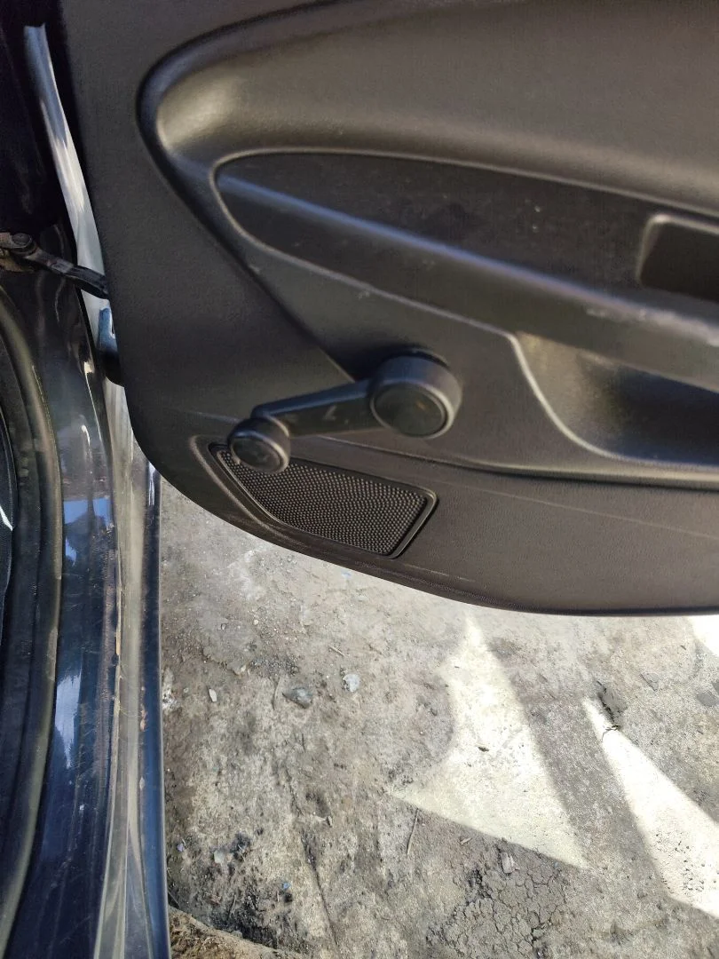 Foto de MANETA ELEVALUNAS TRASERA DERECHA FORD FIESTA (CNN) 1.5 TDCi CAT (75 CV / 55 KW)