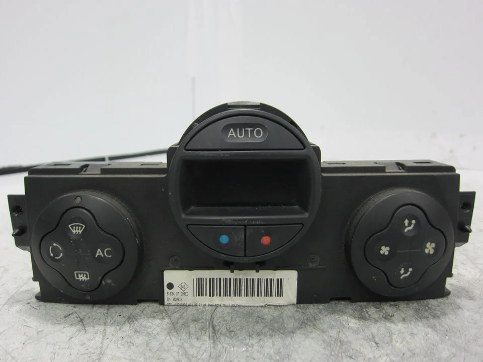 Foto de NO IDENTIFICADO RENAULT MEGANE II BERLINA 3P 1.5 dCi Diesel (101 CV / 74 KW) referencia 8200312940