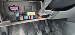 Foto de CAJA RELES / FUSIBLES SEAT IBIZA BERLINA (6J5) 1.4 TDI (80 CV / 59 KW)