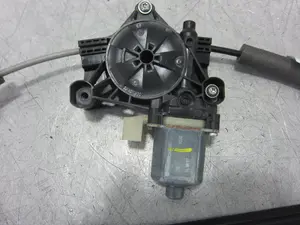 Foto de ELEVALUNAS TRASERO DERECHO SKODA SUPERB COMBI (3V5) 2.0 TDI (190 CV / 140 KW) referencia E850202098 foto 3