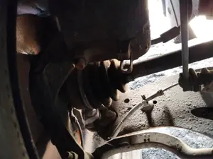 Foto de PINZA DE FRENO DELANTERA DERECHA RENAULT TRAFIC II COMBI 1.9 Diesel (101 CV / 74 KW)