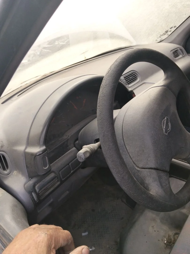 Foto de SALPICADERO NISSAN VANETTE CARGO 2.3 Diesel (75 CV / 55 KW)