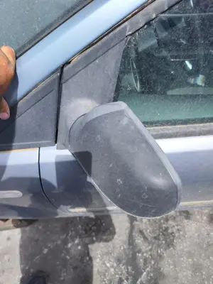 Foto de RETROVISOR IZQUIERDO FORD FOCUS BERLINA (CAP) 1.8 TDCi Turbodiesel CAT (116 CV / 85 KW) referencia 1500619 foto 4
