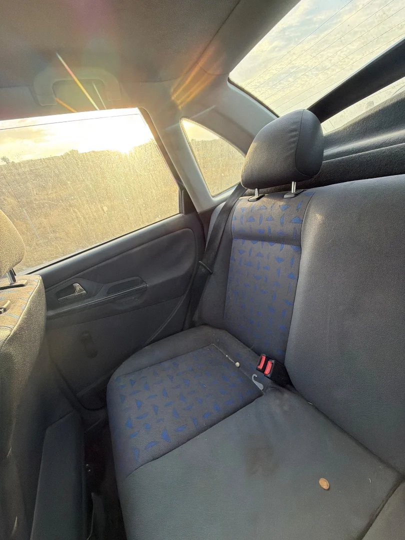 Foto de ASIENTOS TRASERO DERECHO SEAT CORDOBA BERLINA (6K2)