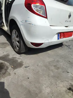 Foto de PARAGOLPES TRASERO RENAULT CLIO III 1.2 16V (75 CV / 55 KW) foto 5