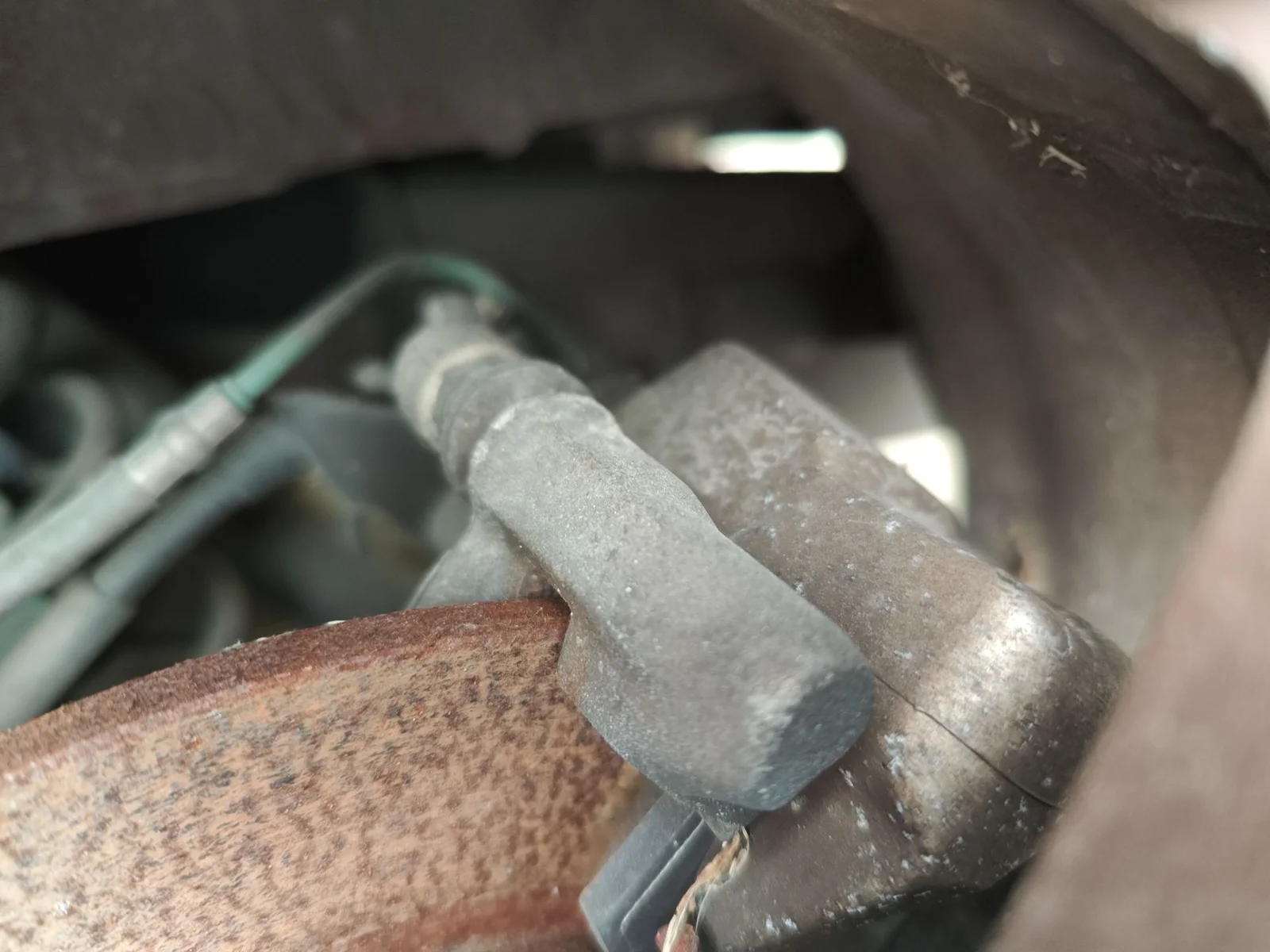 Foto de PINZA DE FRENO TRASERA IZQUIERDA RENAULT MEGANE II BERLINA 5P 1.5 dCi Diesel (106 CV / 78 KW)