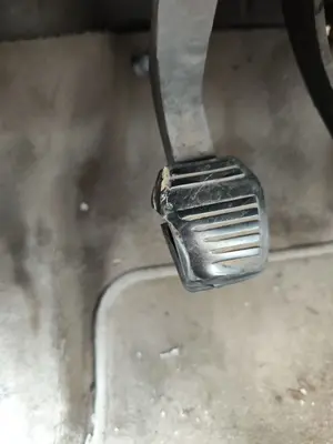 Foto de PEDAL EMBRAGUE JAGUAR X-TYPE 2.1 V6 24V CAT (156 CV / 115 KW)