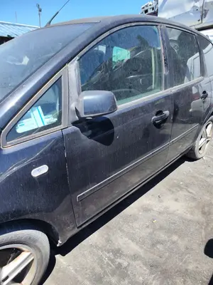Foto de PUERTA DELANTERA IZQUIERDA FORD FOCUS C-MAX (CAP)(2003) 1.6 TDCi CAT (90 CV / 66 KW) foto 2