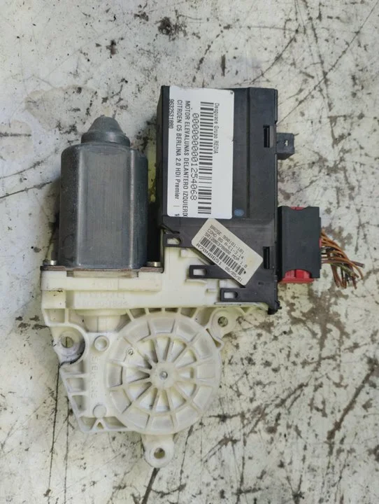 Foto de MOTOR ELEVALUNAS DELANTERO IZQUIERDO CITROEN C5 BERLINA 2.0 HDi CAT (RHZ / DW10ATED) (107 CV / 79 KW) referencia 9632531880