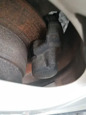 Foto de PINZA DE FRENO TRASERA IZQUIERDA MERCEDES-BENZ CLASE E (BM 210) BERLINA 3.0 Diesel CAT (136 CV / 100 KW) referencia A129420028364