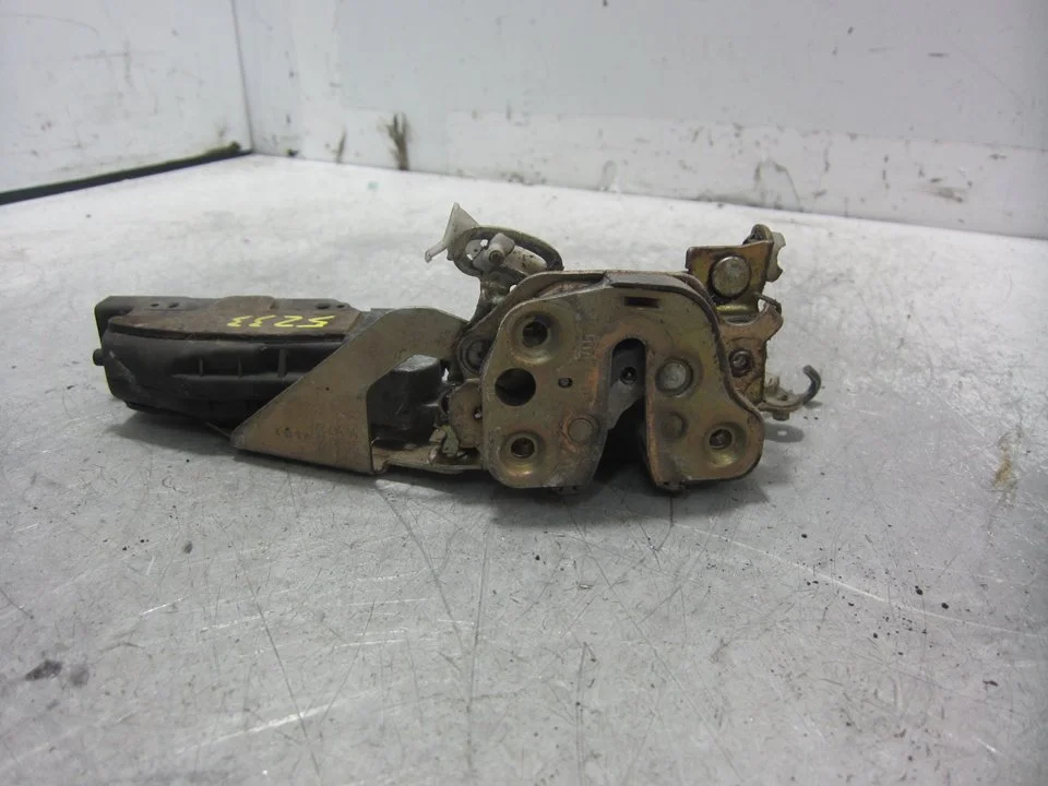 Foto de CERRADURA MALETERO / PORTON OPEL CALIBRA 2.0 (116 CV / 85 KW) referencia 90347225