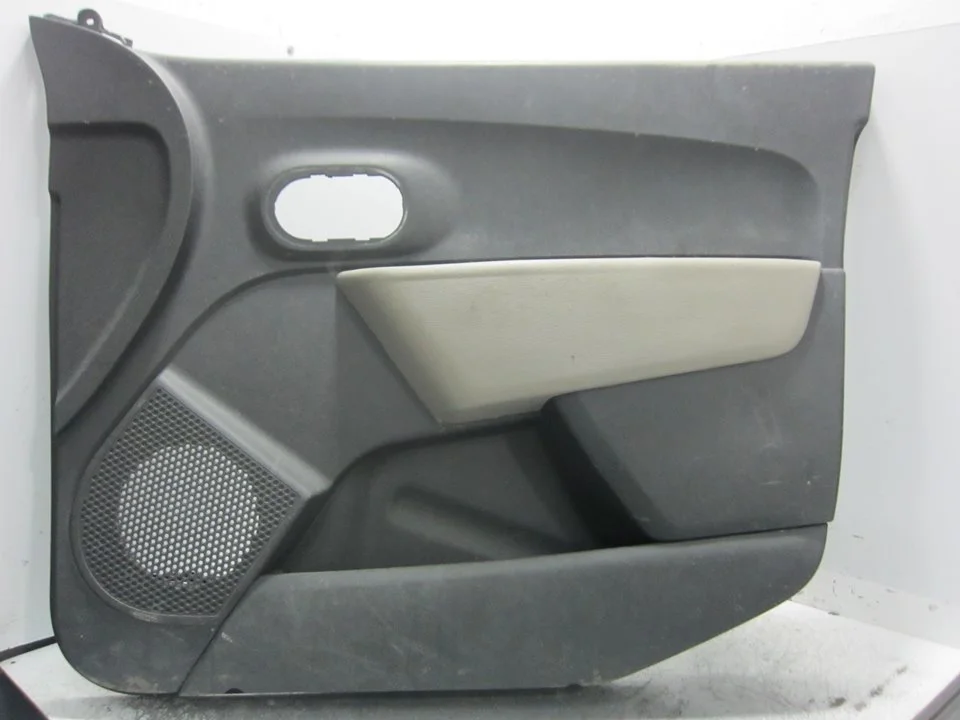 Foto de GUARNECIDO PUERTA DELANTERA DERECHA DACIA DOKKER 1.5 dCi Diesel FAP CAT (75 CV / 55 KW) referencia 809004017R